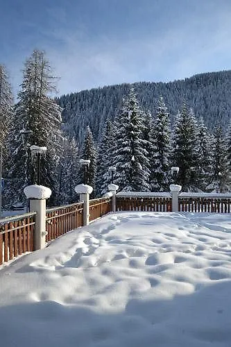Hotel Pineta Фалькаде